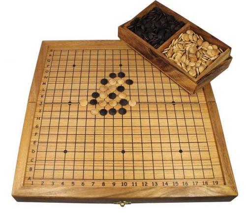 Ce jeu de société originaire du japon est le plus ancien jeu stratégique du monde. Un jeu passionnant et addictif avec des règles simples. Satisfait ou remboursé.