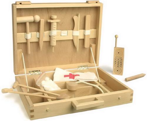 Boutique de jouets en bois, JBD vous présente ses jouets d'imitation en bois de chez Legler, la valise de docteur. Expédition sous 24h, frais de port offert. Satisfait ou remboursé.