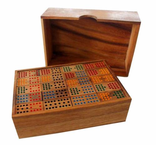 Magasin de jouets en bois, la maison JBD vous présente ses jeux de société, le coffret de dominos double 15, un jeu classique indémodable version grande taille.