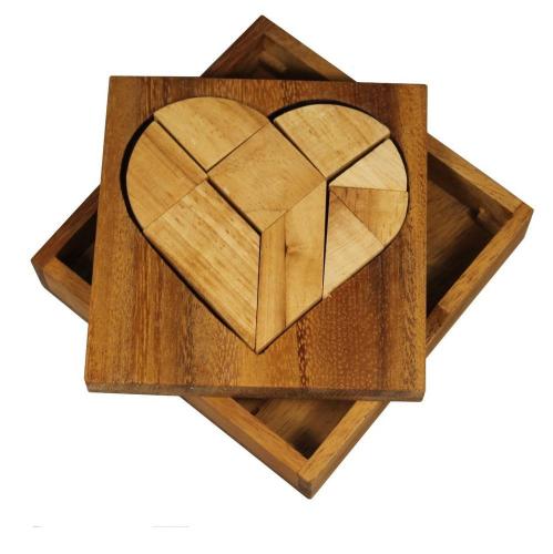 Magasin de casse-têtes en bois, la maison JBD vous présente le Tangram cœur. Arriverez-vous à réaliser un maximum de formes avec ces pièces ? Casse-tête pas trop difficile. Satisfait ou remboursé.